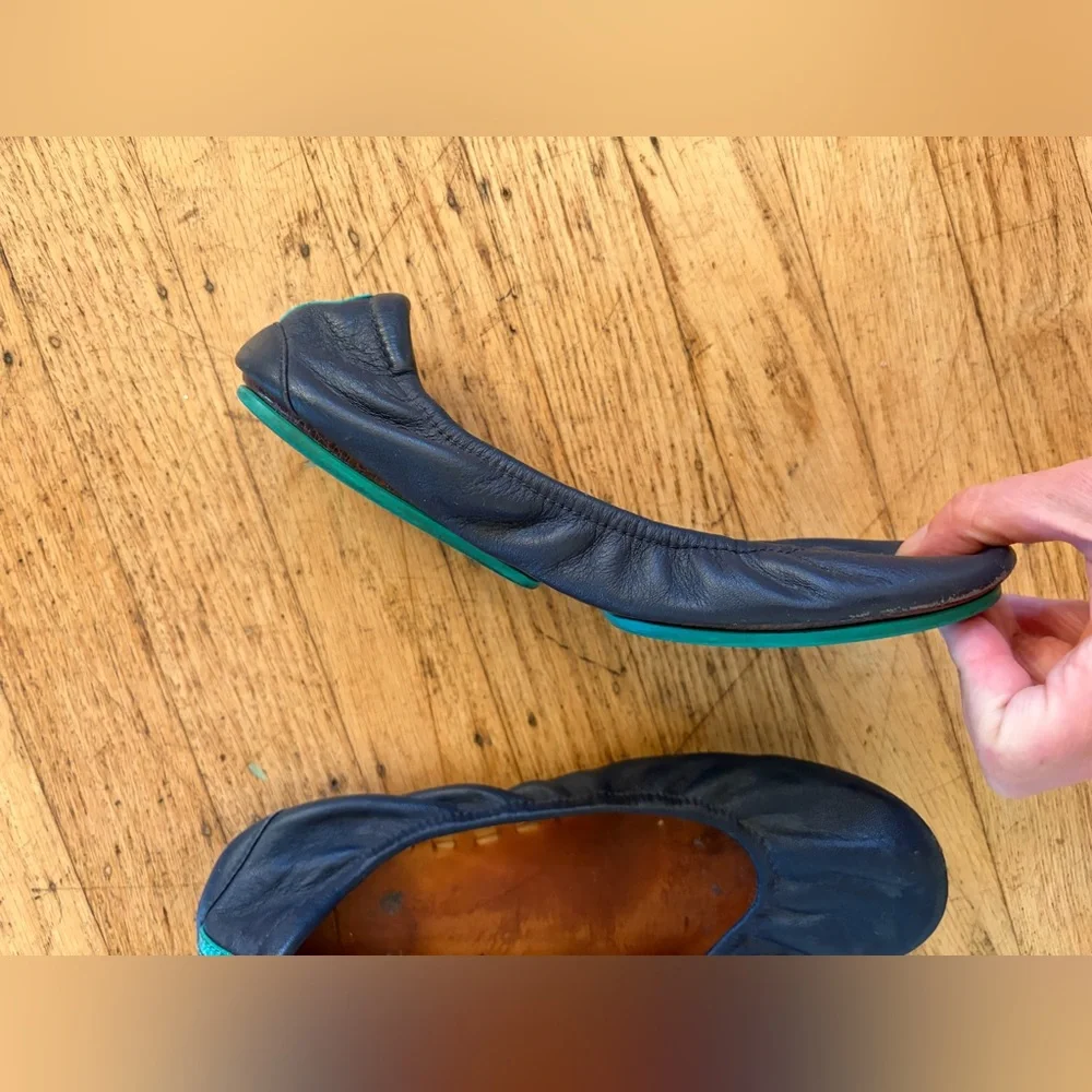 Tieks 100% leather California navy ballet flats teal sole foldable - Picture 7 of 16